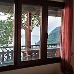 Feriehus Balcony On The Rocks Agioi Saranta