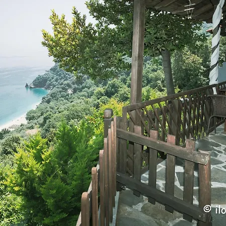Balcony On The Rocks 펜션 Agioi Saranta